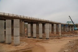 پروژه احداث پل های جاده ورودی شهر مسجدسلیمان از پیشرفت مناسبی برخوردار است