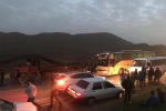 ۱۵ مصدوم در تصادف اتوبوس حامل کارکنان پتروشیمی مسجدسلیمان با کامیون حامل میلگرد/ حال مصدومان مساعد گزارش شده است + تصاویر