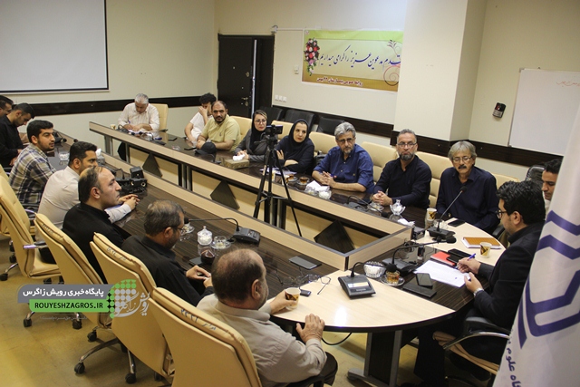 طی مراسمی با حضور مدیر شبکه بهداشت و درمان شهرستان مسجدسلیمان از خبرنگاران شهرستان تجلیل شد+تصاویر