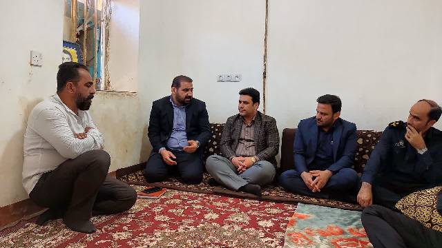 دیدار روسای بنیاد شهید و زندان مسجدسلیمان با خانواده های جانبازان و شهدا