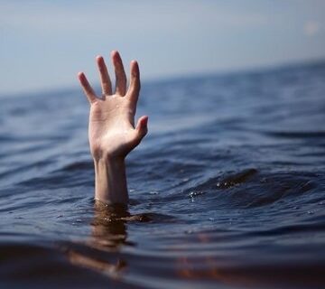 در حادثه ای دیگر یک جوان ۲۴ ساله در دریاچه راکه شهرستان مسجدسلیمان بر اثر غرق شدگی جان خود را از دست داد