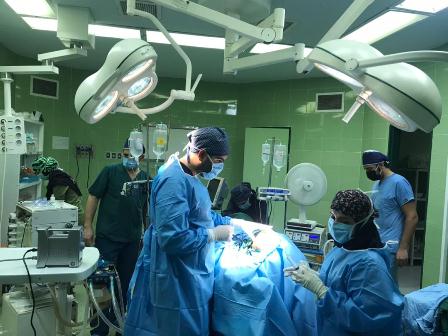 عمل جراحی خارج کردن تومور مغزی با موفقیت در بیمارستان ۲۲ بهمن مسجدسلیمان انجام شد