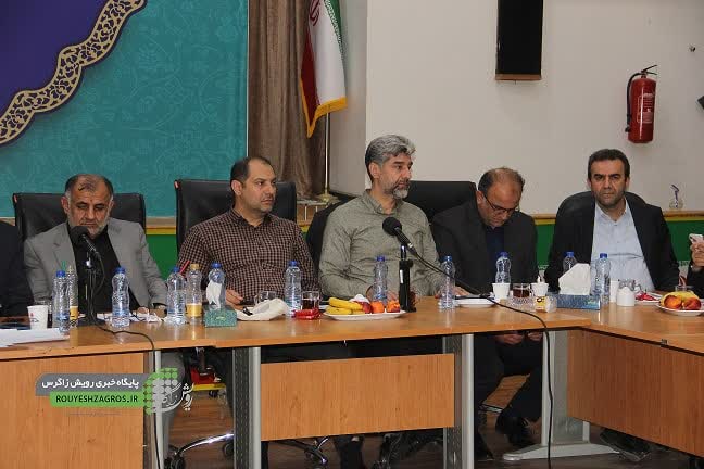 <a href="https://www.rouyeshzagros.ir/?p=71115"><br>نشست تخصصی پیگیری و رفع چالش های آب و برق شهرستان های مسجدسلیمان، اندیکا، لالی و هفتکل برگزار شد</a>